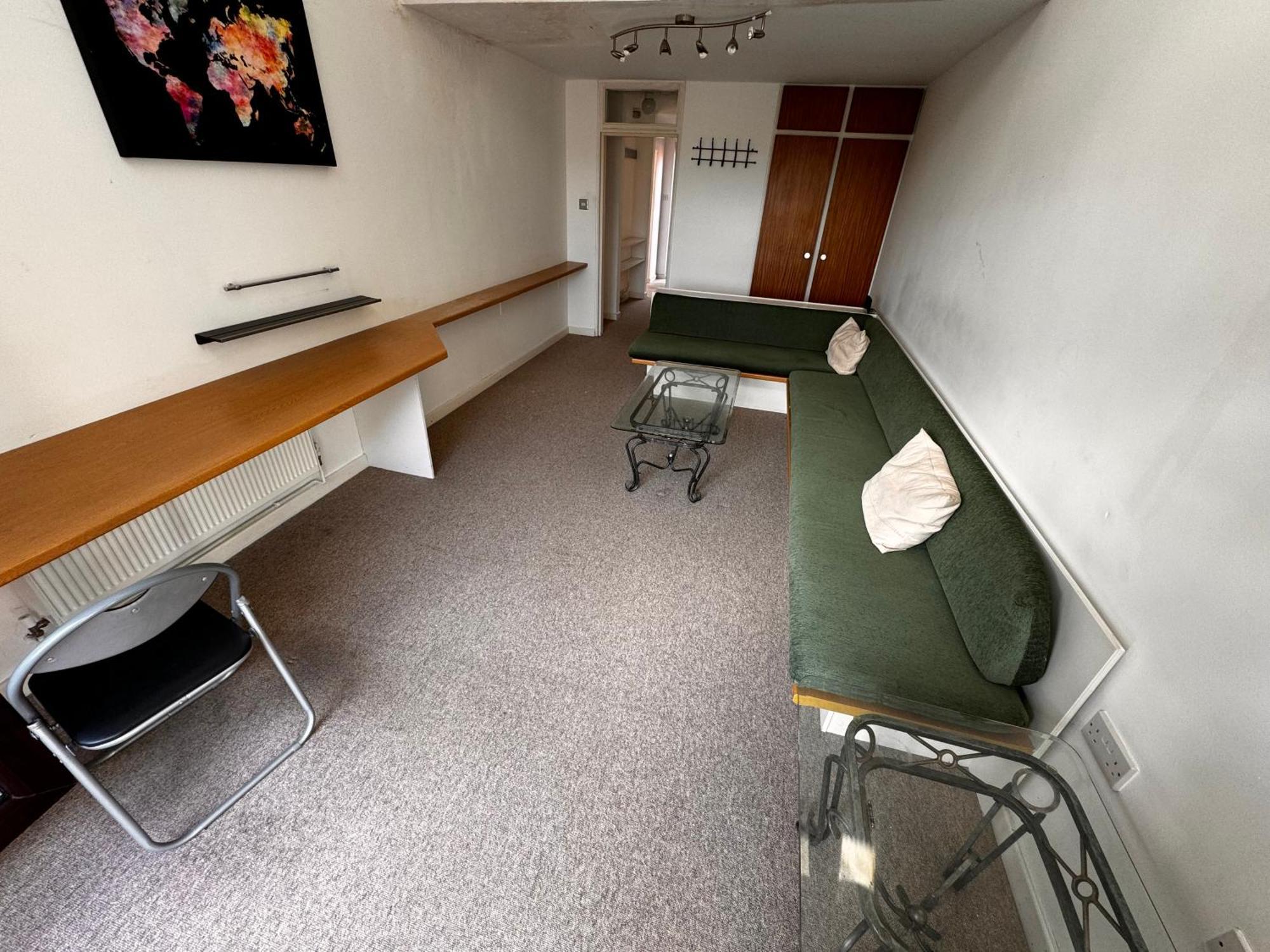 Two-Bedroom Flat Close To Uni & Shopping Center With Free Parking Ковентри Экстерьер фото